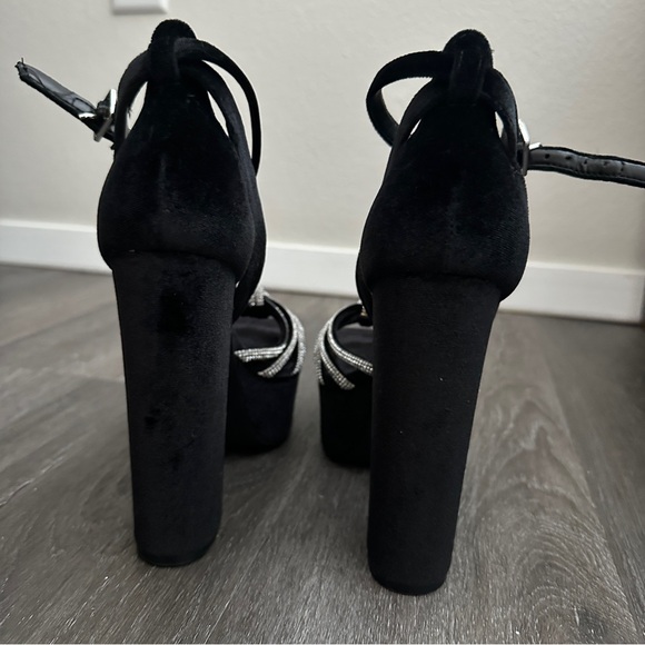 NWOB Gianni Bini Anissa black velvet rhinestone knot platform square toe heels - Picture 7 of 7